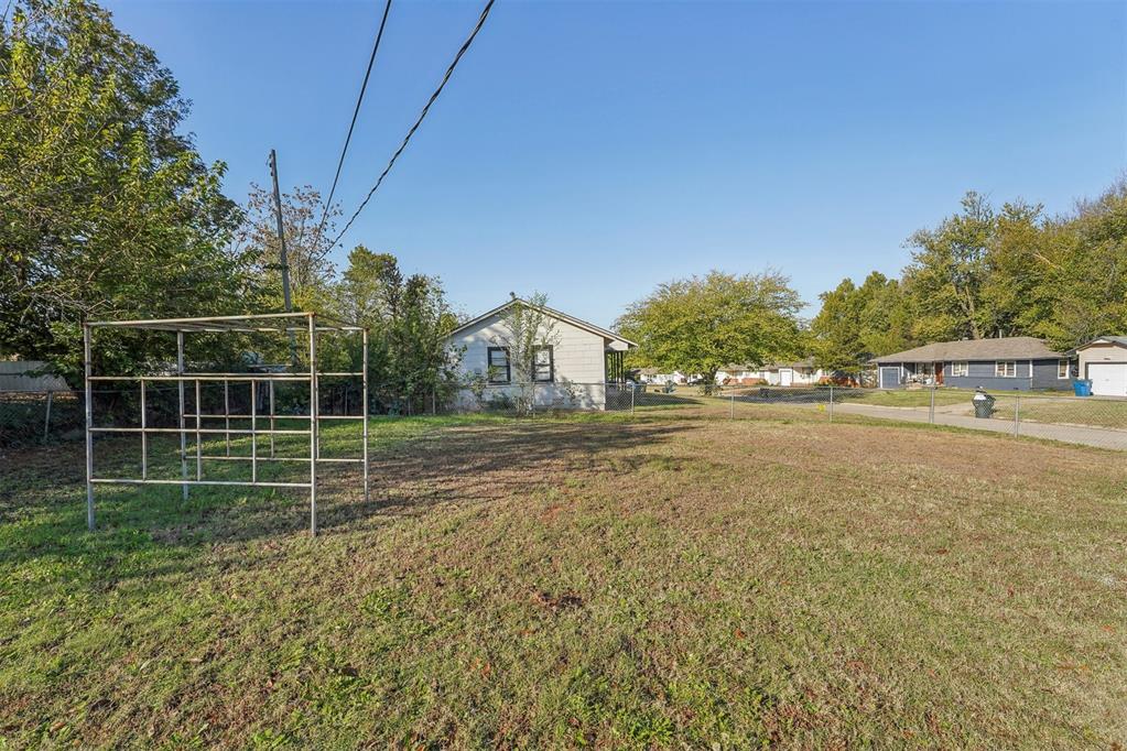 3513 Woodside Drive
