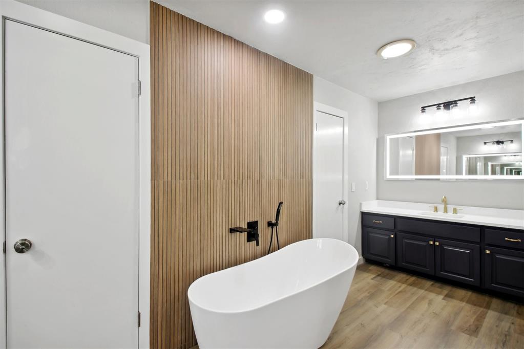 1705 Canary Court