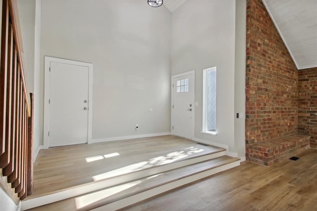 1705 Canary Court