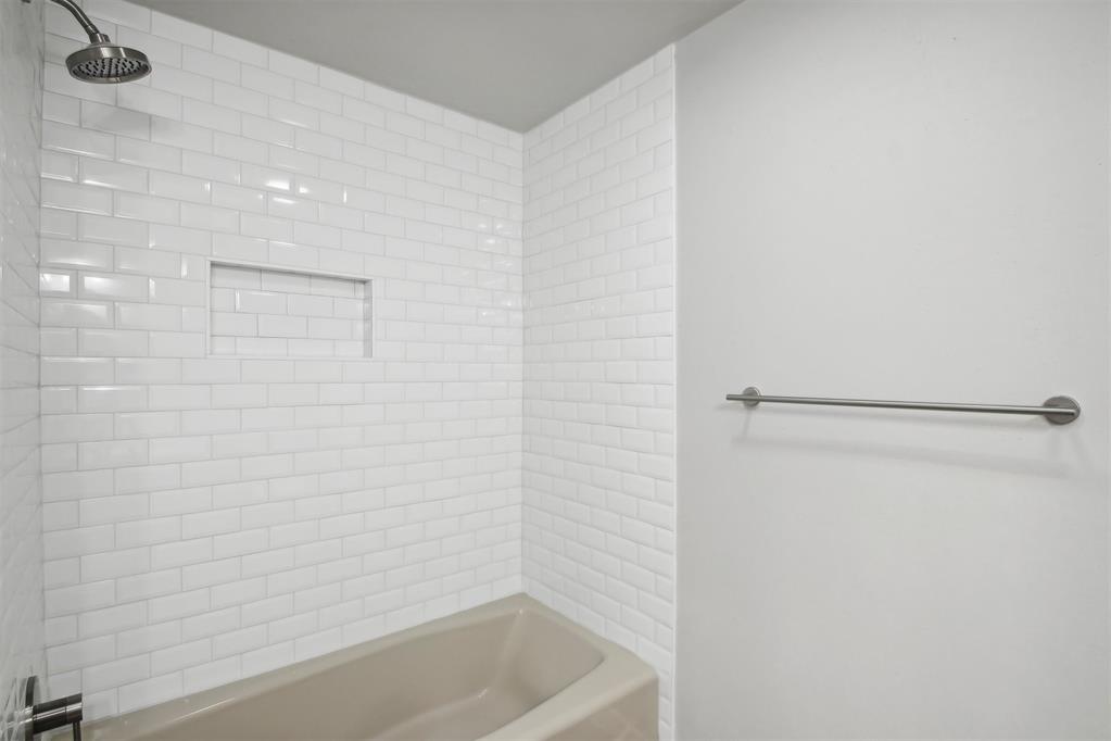 1705 Canary Court
