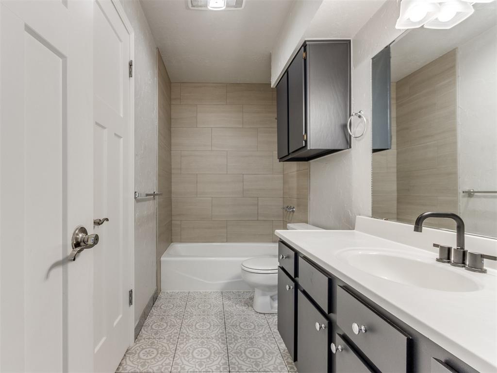 3821 Quail Run Circle Unit: 3823