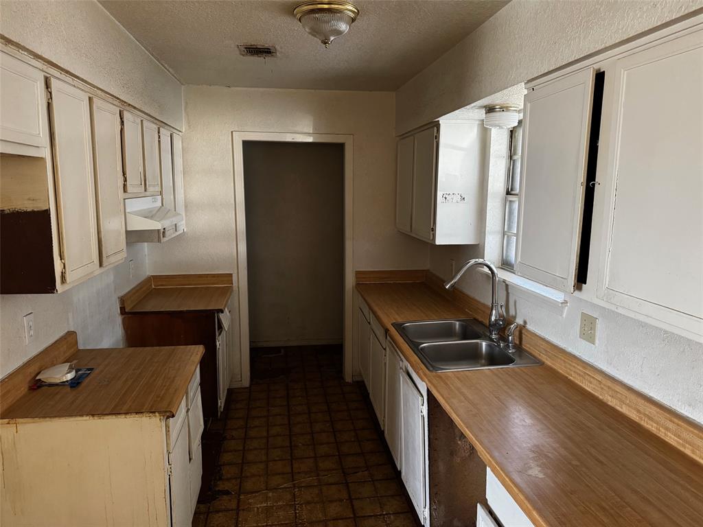 507 N Roosevelt Avenue