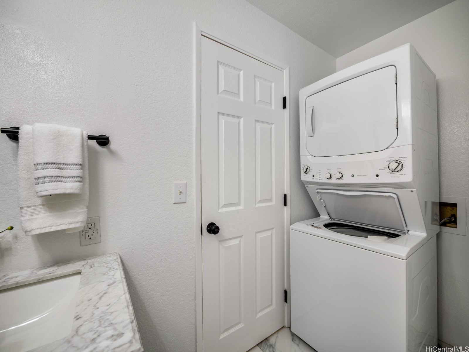 94-1457 Waipio Uka Street O204