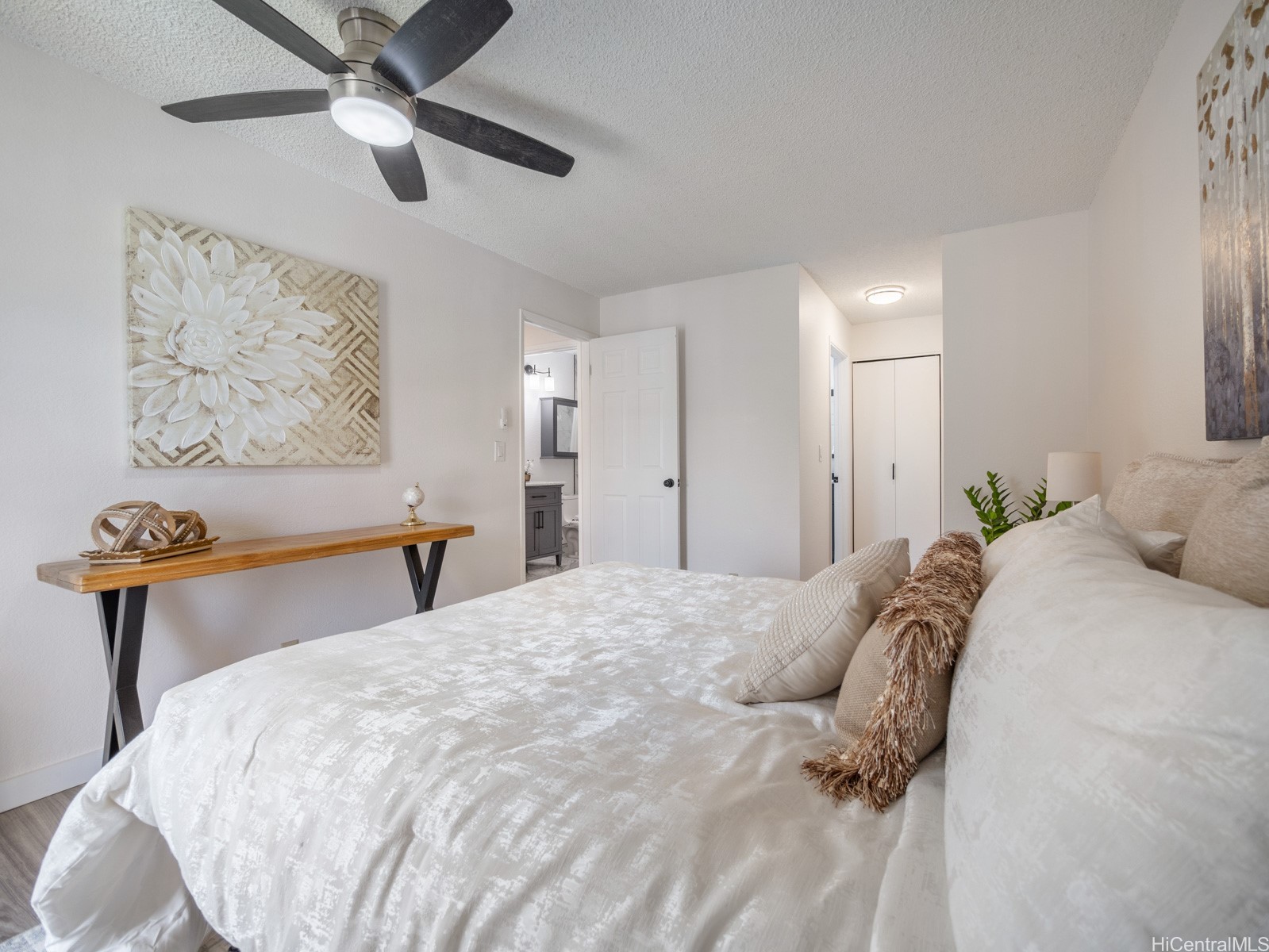 94-1457 Waipio Uka Street O204