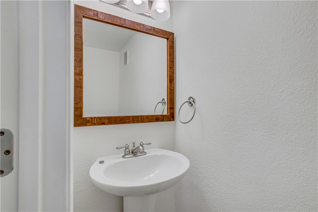 6940 Roswell Road Unit E12