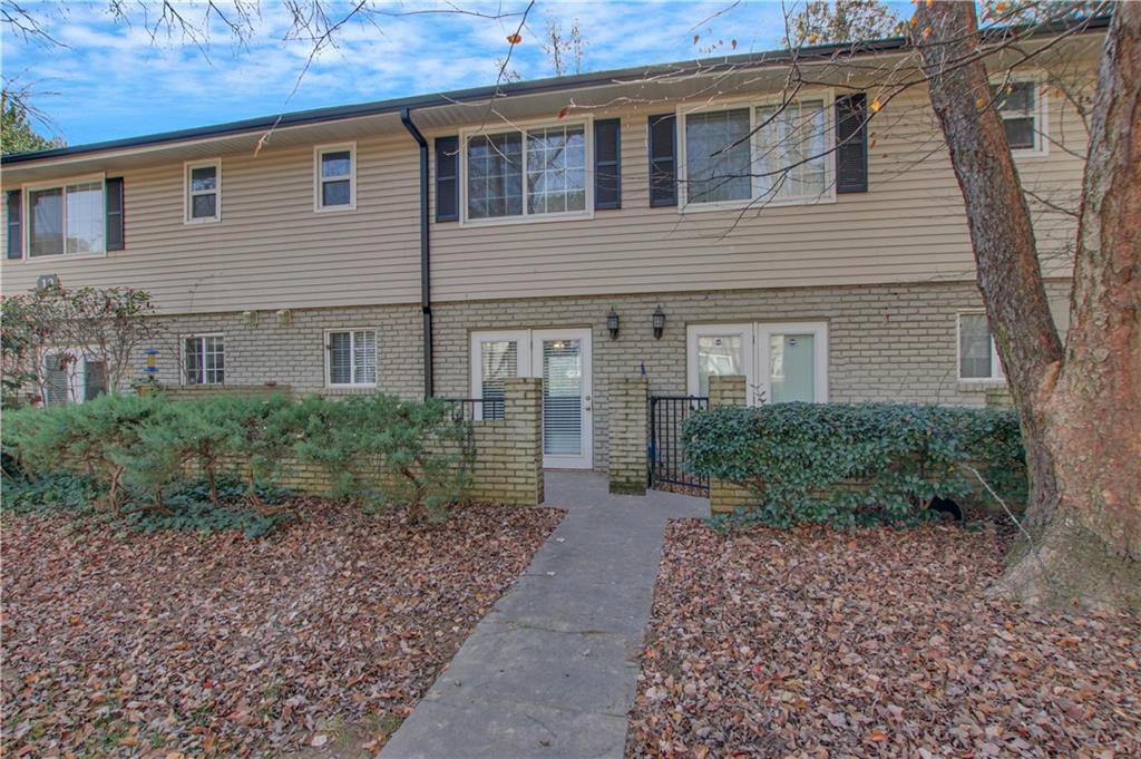 6940 Roswell Road Unit E12