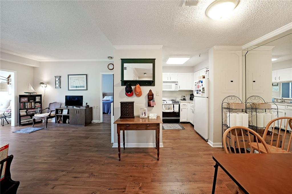 1800 Clairmont Lake Unit 427