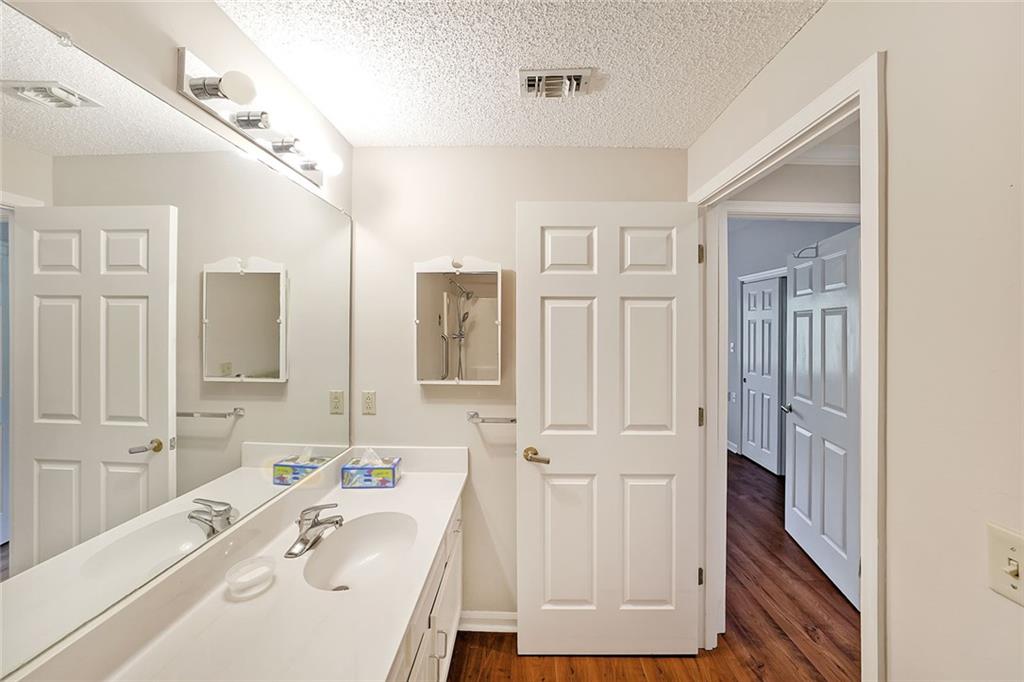 1800 Clairmont Lake Unit 427