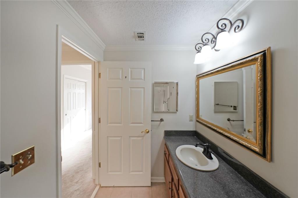 1800 Clairmont Lake Unit 326