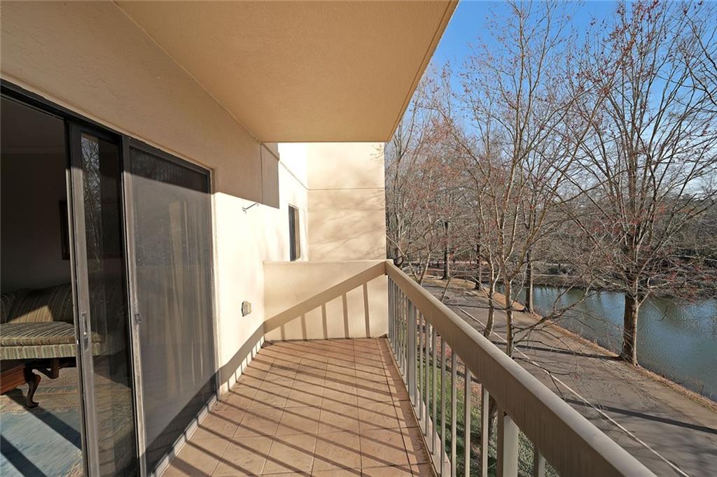 1800 Clairmont Lake Unit 326