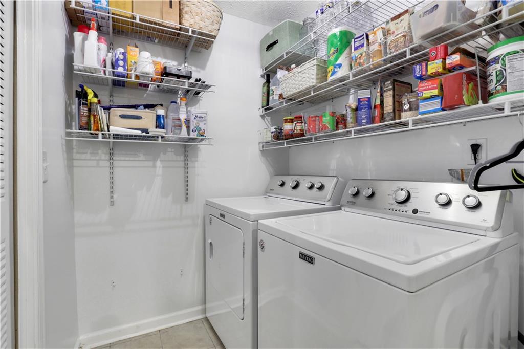 3864 Woodridge Way