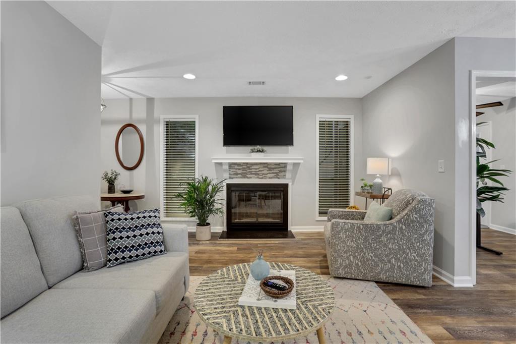 3864 Woodridge Way