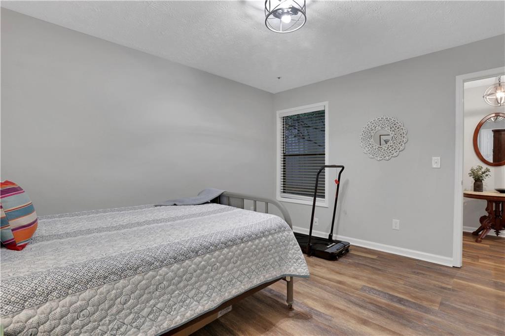 3864 Woodridge Way