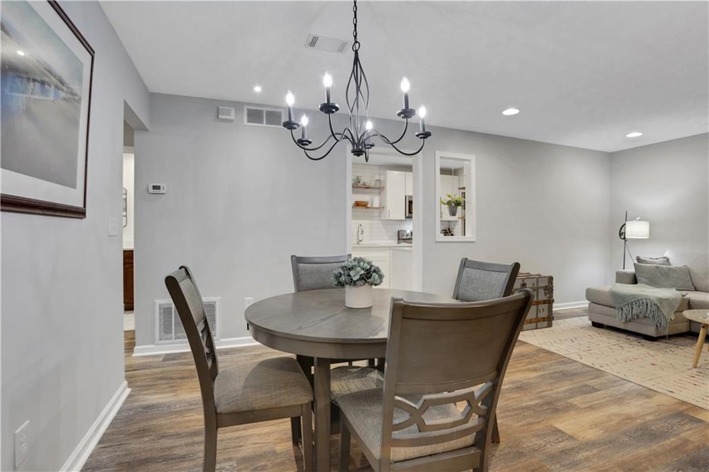 3864 Woodridge Way