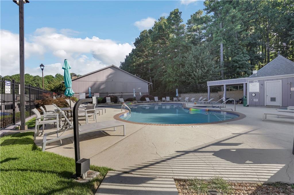 3864 Woodridge Way