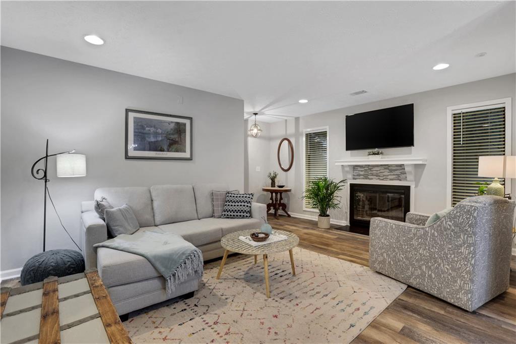 3864 Woodridge Way