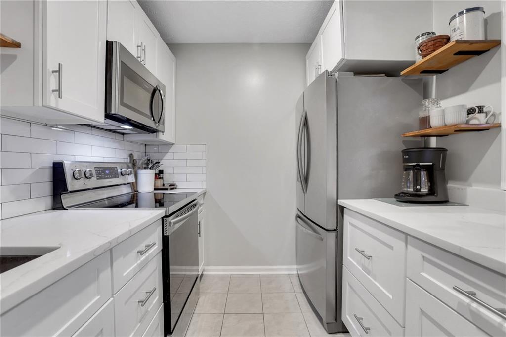 3864 Woodridge Way