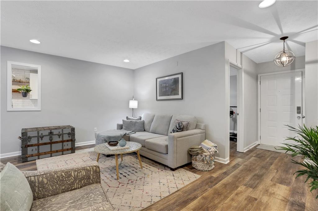 3864 Woodridge Way