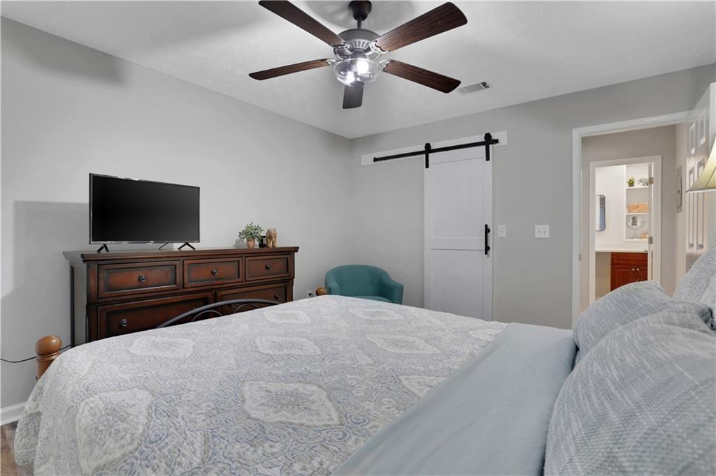 3864 Woodridge Way