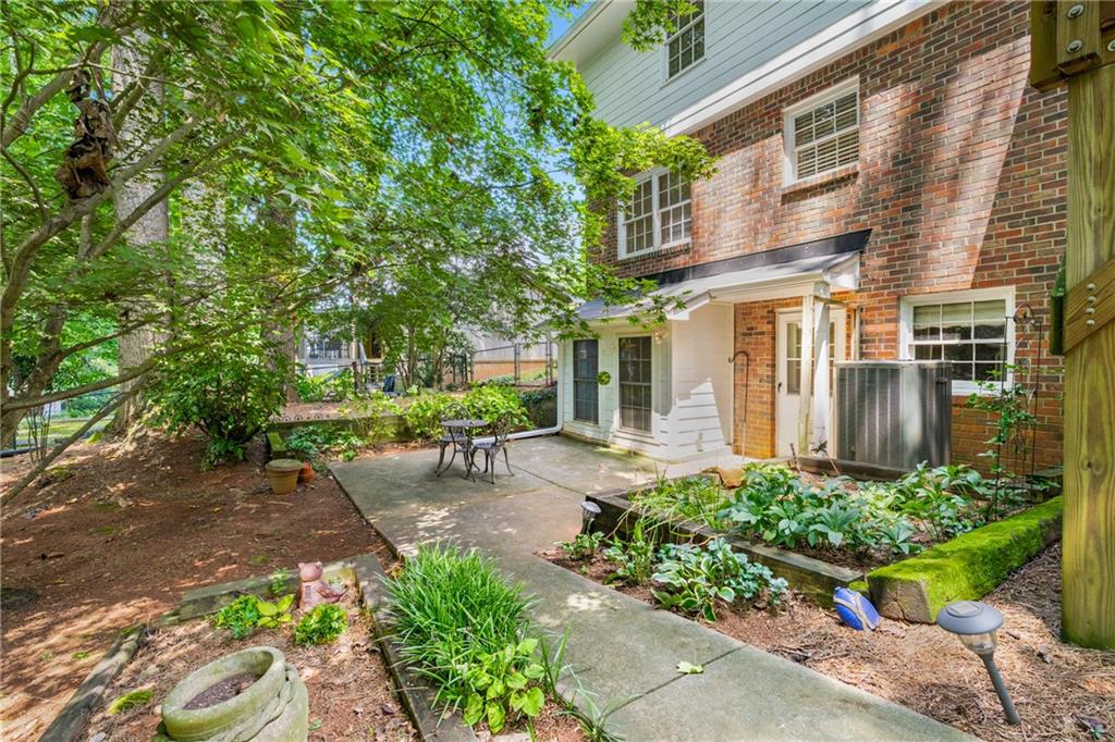 333 Emily Drive SW