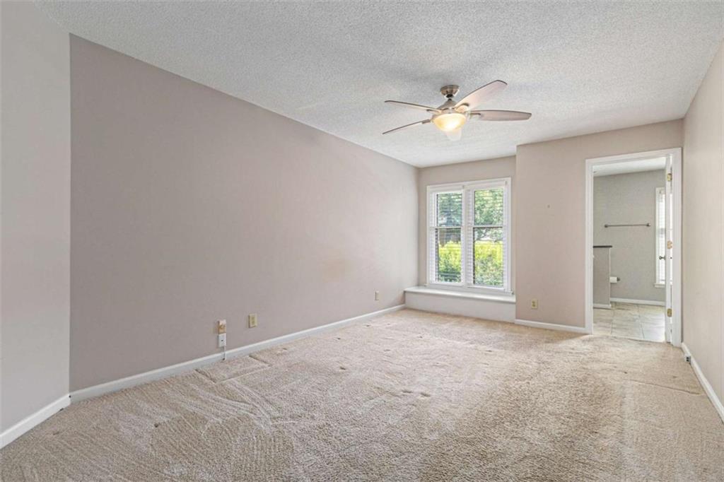 915 Garden Court Unit 915