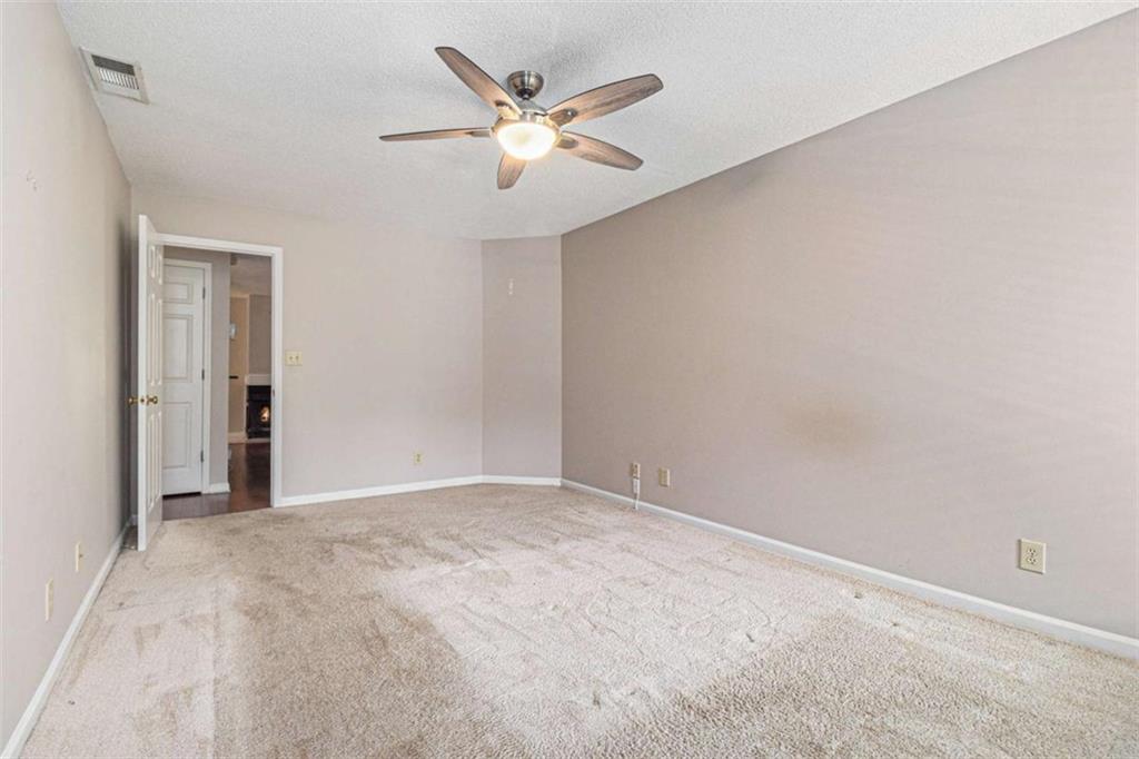 915 Garden Court Unit 915