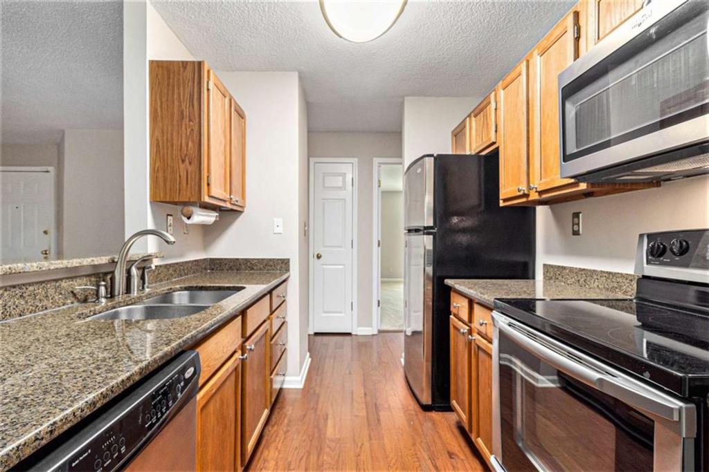 915 Garden Court Unit 915
