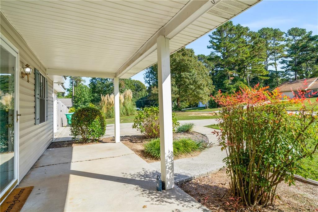 1141 Holly Hills Drive SW