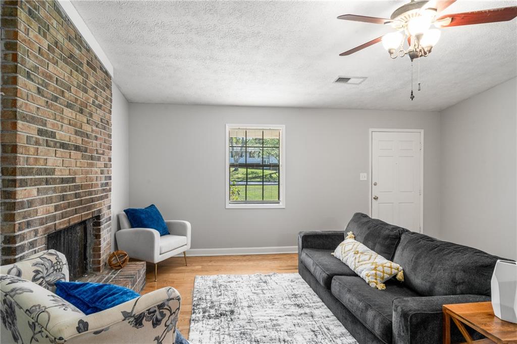 1141 Holly Hills Drive SW