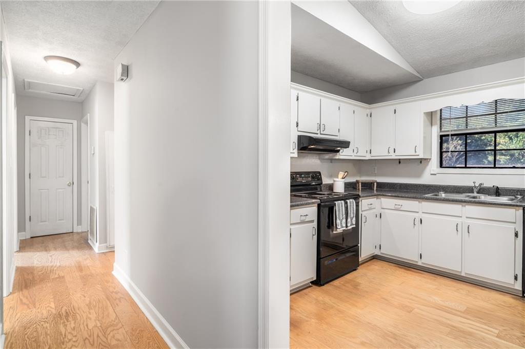 1141 Holly Hills Drive SW