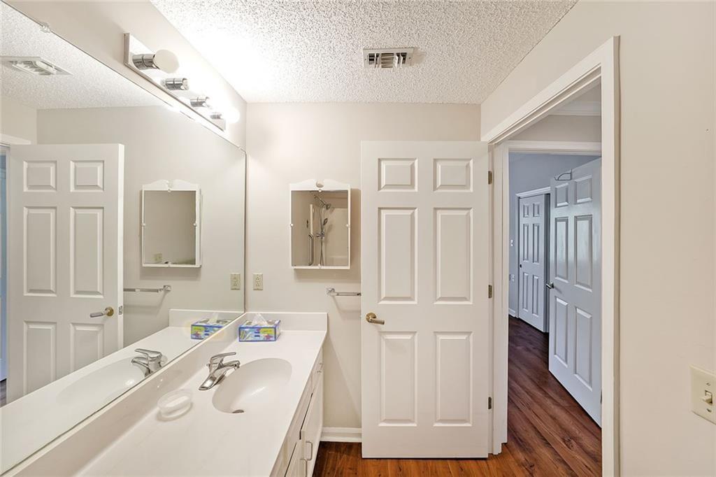 1800 Clairmont LK Lake Unit 427