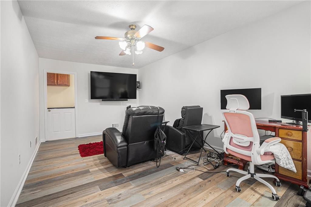 1883 Suwanee Terrace