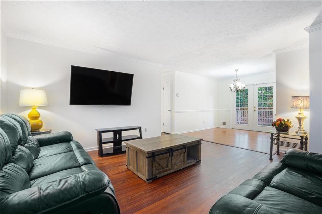 1883 Suwanee Terrace