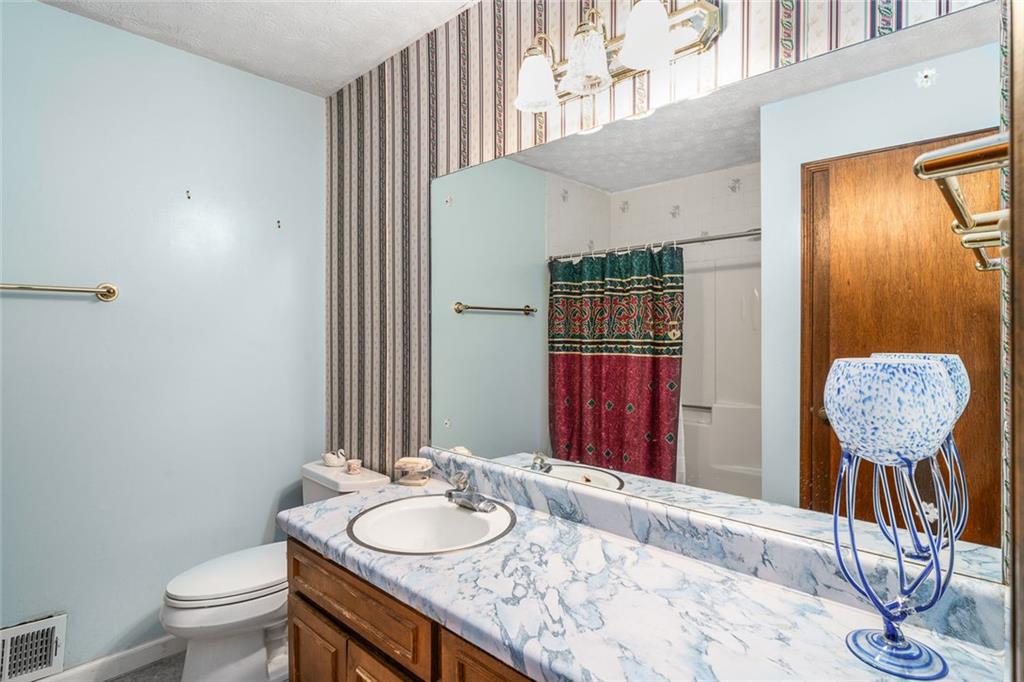 2252 Valley Creek Circle