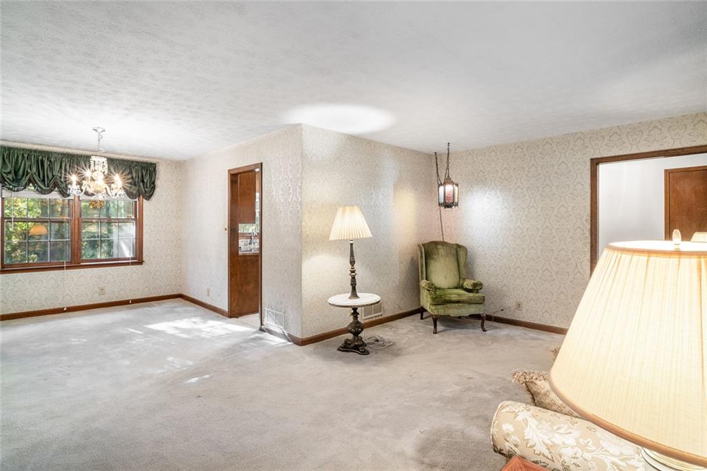 2252 Valley Creek Circle