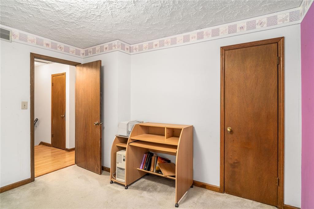 2252 Valley Creek Circle