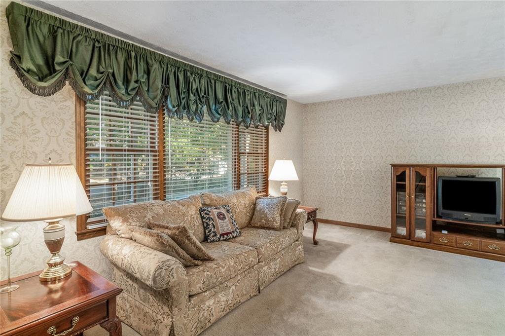 2252 Valley Creek Circle