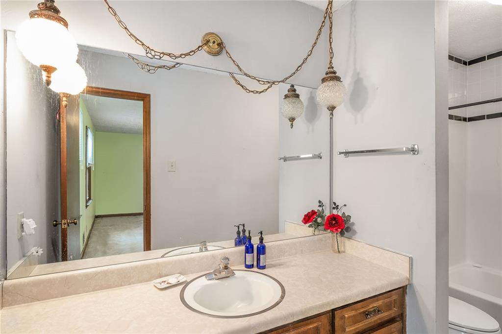 2252 Valley Creek Circle