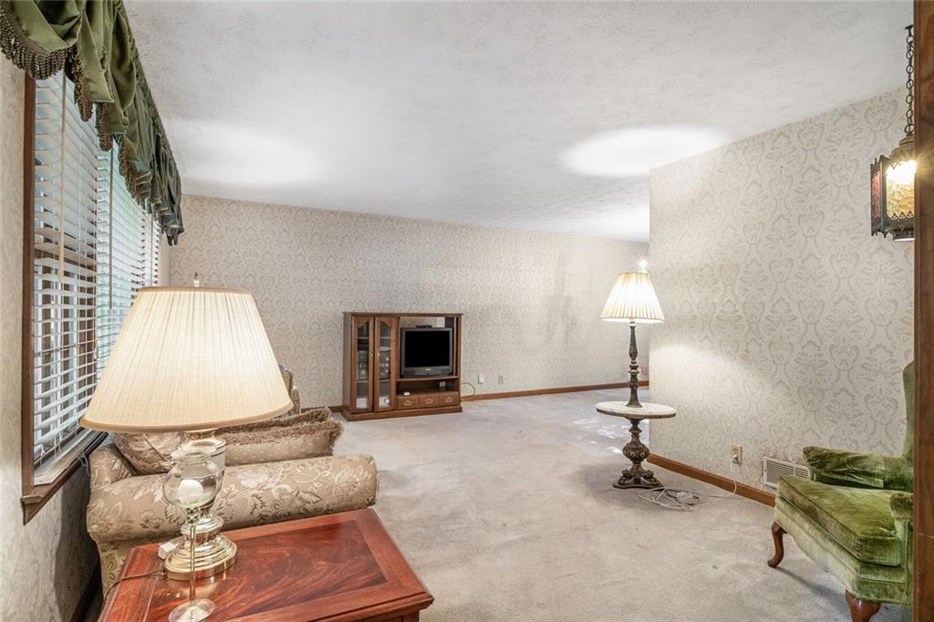 2252 Valley Creek Circle