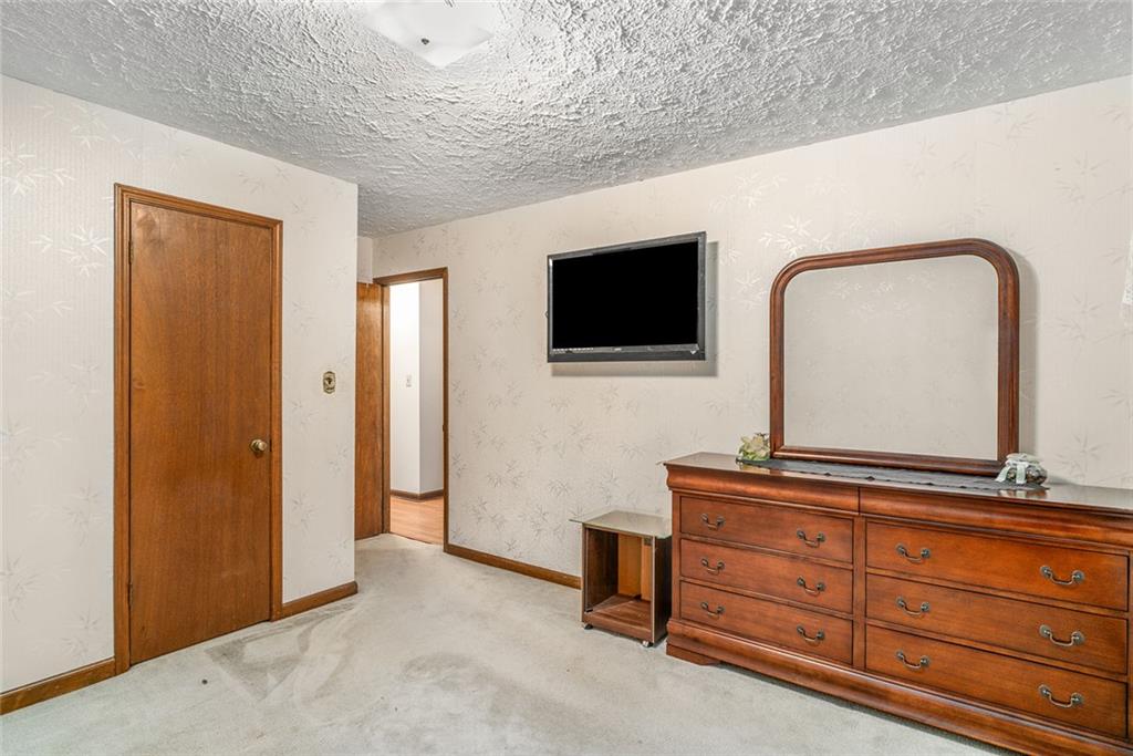 2252 Valley Creek Circle