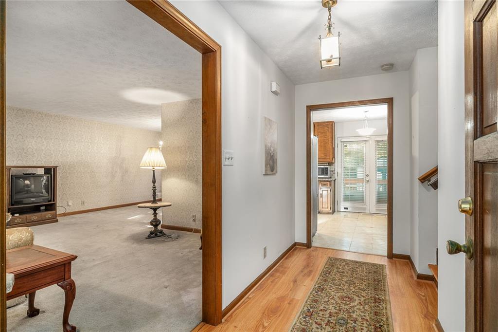 2252 Valley Creek Circle