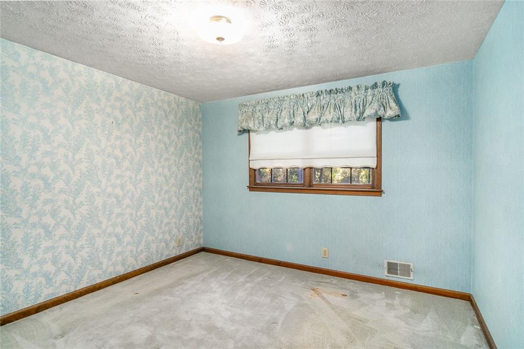 2252 Valley Creek Circle