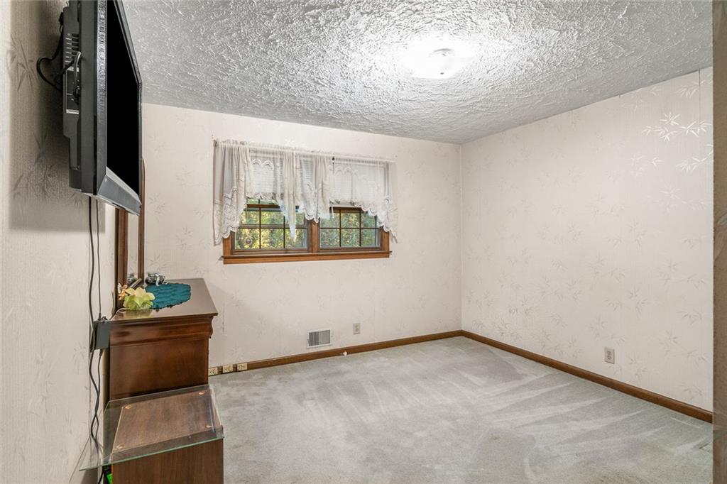 2252 Valley Creek Circle