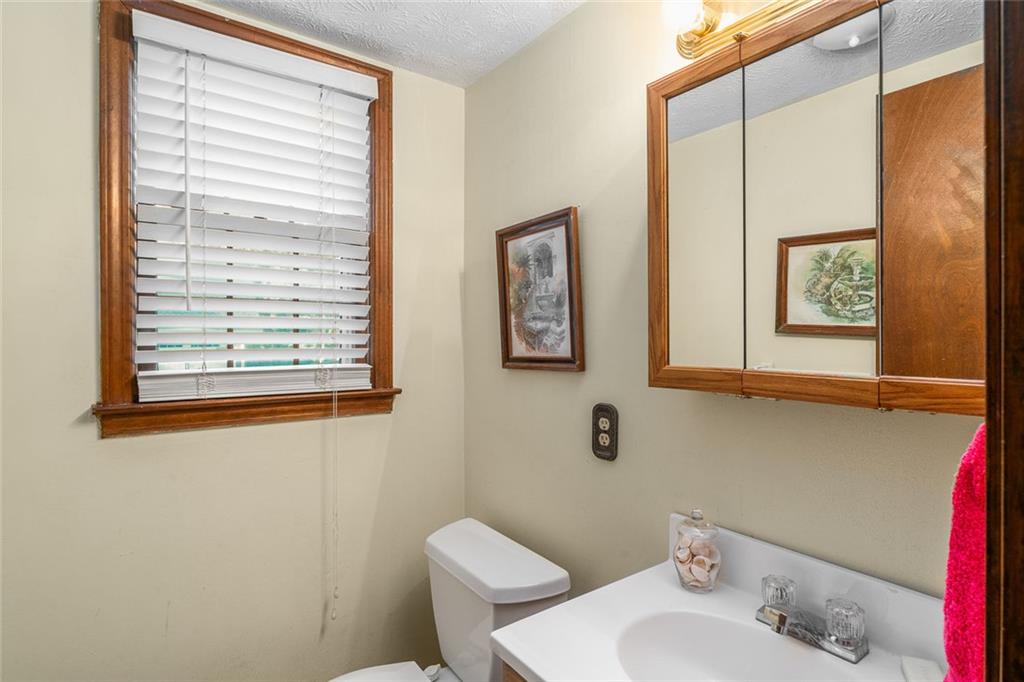 2252 Valley Creek Circle