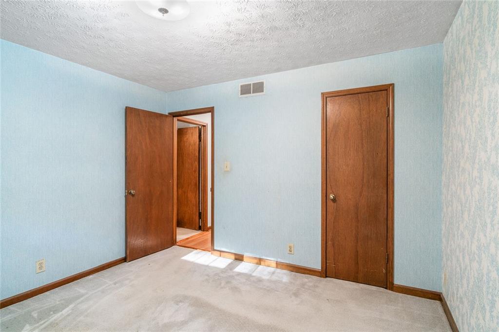 2252 Valley Creek Circle