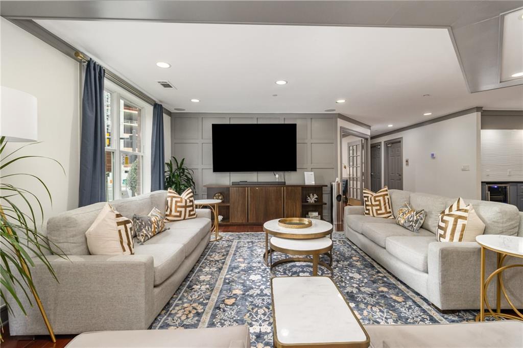 1101 Juniper Street NE Unit 822