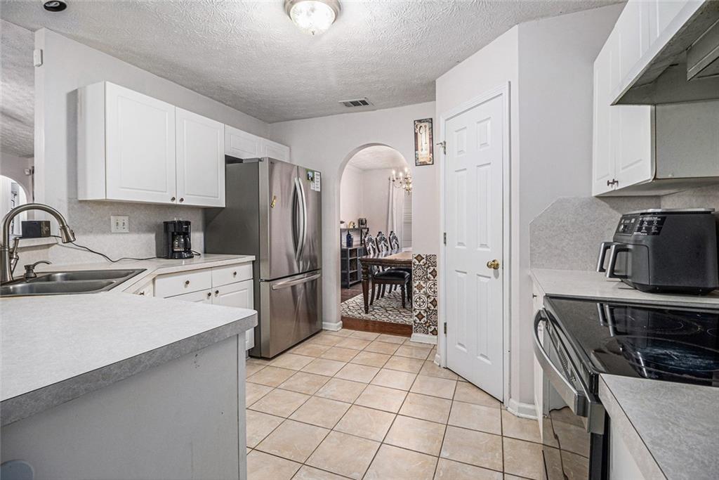 5937 Valley Green Road