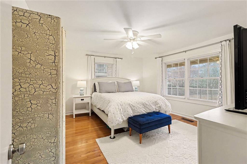 1320 Windsor Parkway NE