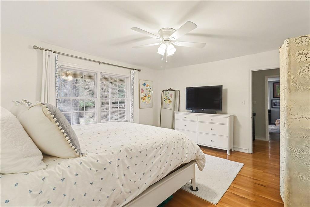 1320 Windsor Parkway NE