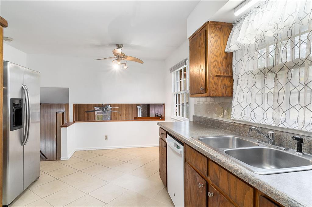 2738 Rainbow Ridge Road